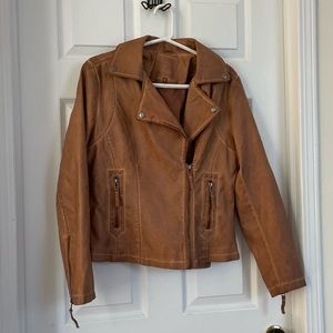 NEVER WORN, Camel Brown leather jacket, size Medium. Half zip, w/ zipper details